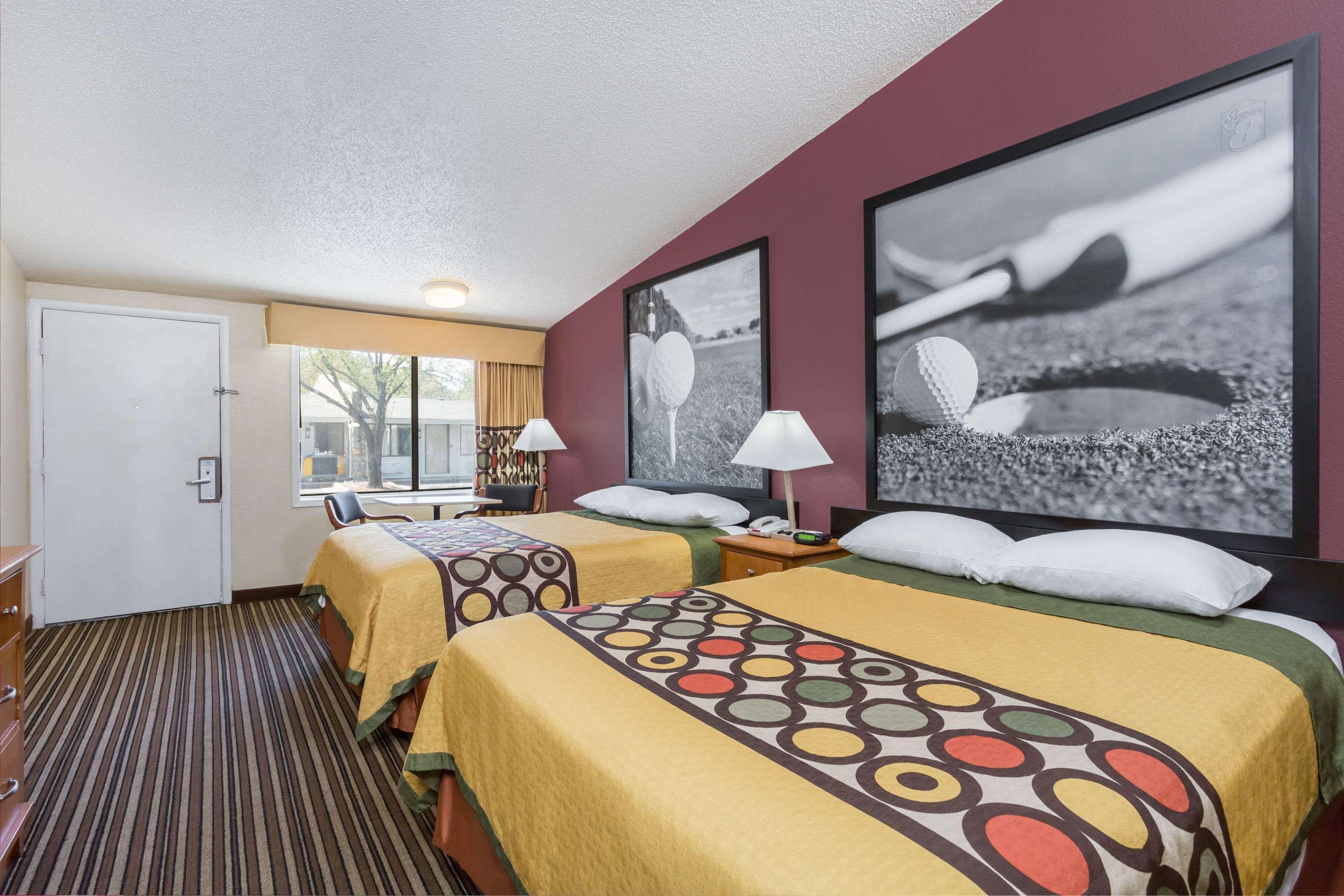 Super 8 by Wyndham Aberdeen Southern Pines Exterior foto