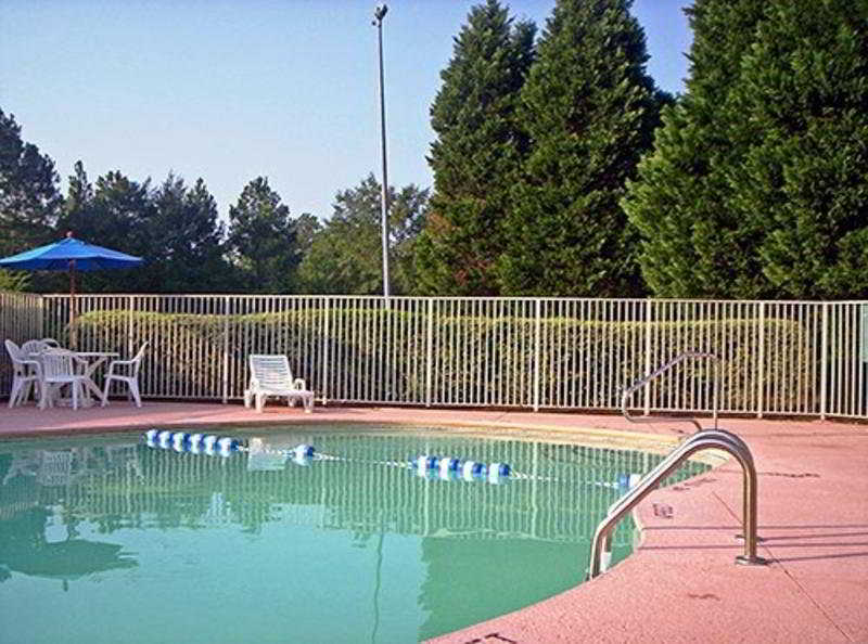 Super 8 by Wyndham Aberdeen Southern Pines Exterior foto